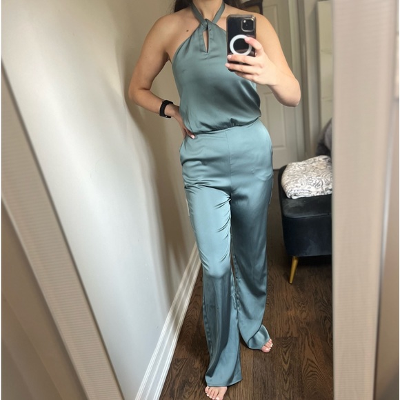 BNWT Satin halter jumpsuit - Picture 9 of 9